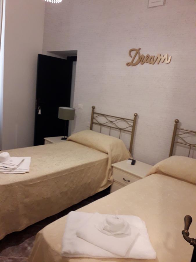 Albergo Del Centro Storico Salerno Luaran gambar