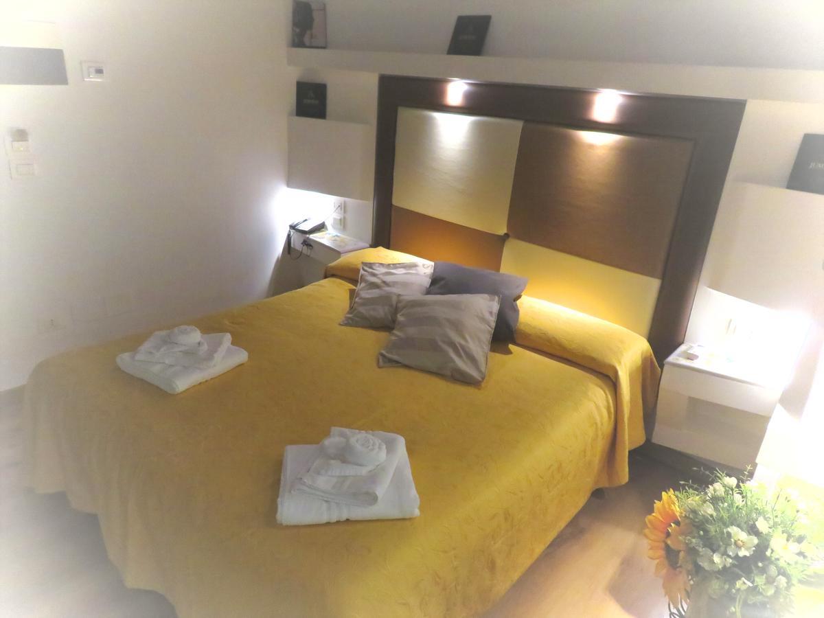 Albergo Del Centro Storico Salerno Luaran gambar