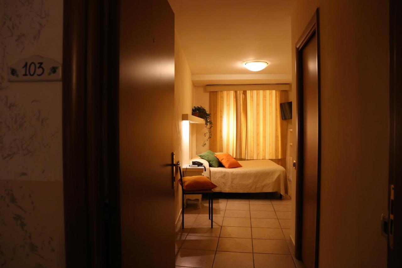 Albergo Del Centro Storico Salerno Luaran gambar