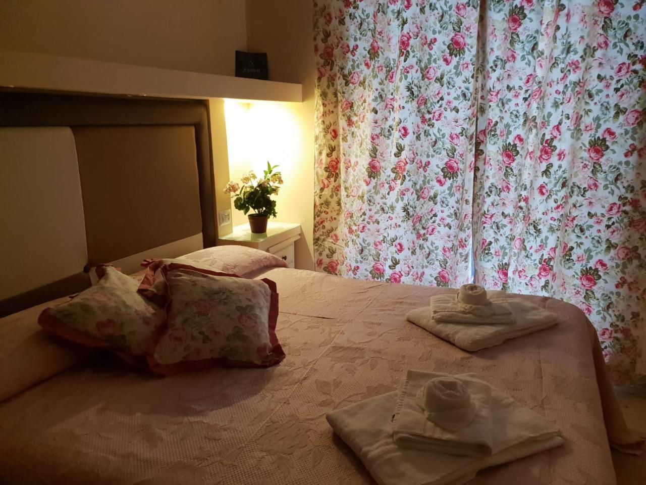 Albergo Del Centro Storico Salerno Luaran gambar